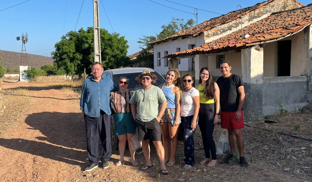  Equipe de campo UFC campus Crateús e Labomar campus Fortaleza. Participantes da direita para a esquerda: Rafael, Ana Clara, Dulce, Biatriz, Rivelino, Janaina e Jonas.
